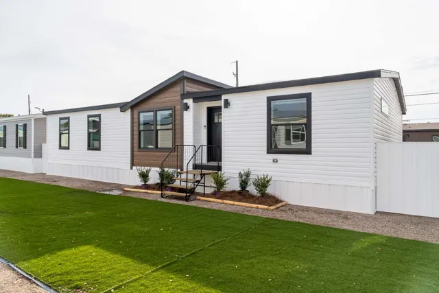 Kritzer exterior